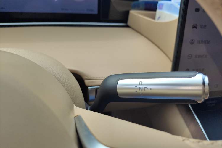 Used Hima Stelato S9 2024 All-Electric Max Rear-Drive Long-Range Version Gear Lever