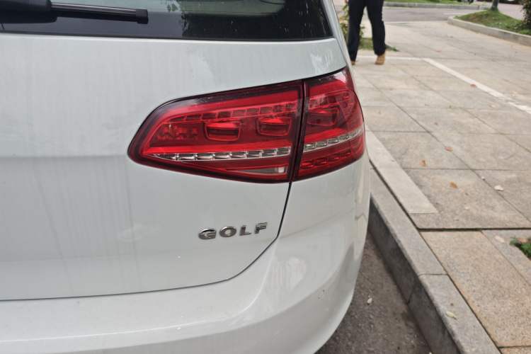 Used Volkswagen Golf 2016 1.6L Automatic Comfort Model Right Rear Taillight