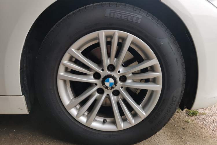 Used BMW 3 Series 2013 320Li Fashion Model
