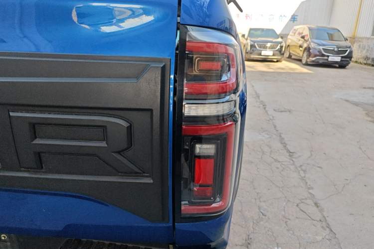 Used Great Wall Poer 2019 2.0T Automatic Gasoline Two-Wheel Drive Comfort Edition GW4C20B Right Rear Taillight