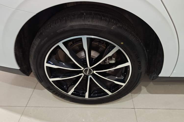 Used Roewe D7 2025 DMH 125km World Champion Edition Exterior 5