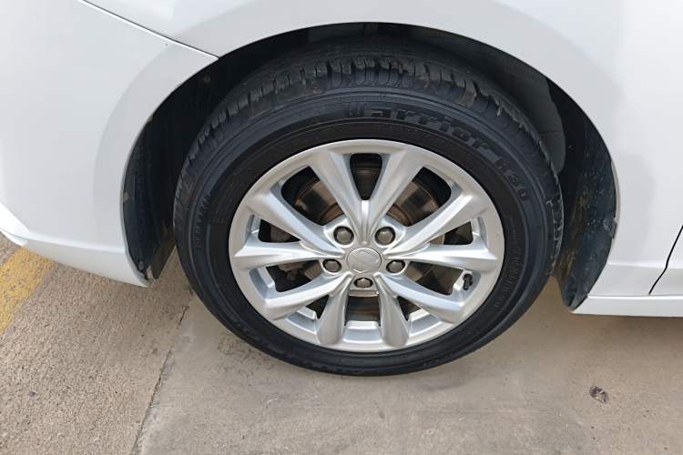 Used Roewe i5 2019 1.5L Manual 4G Connected Langyue Edition Exterior 4