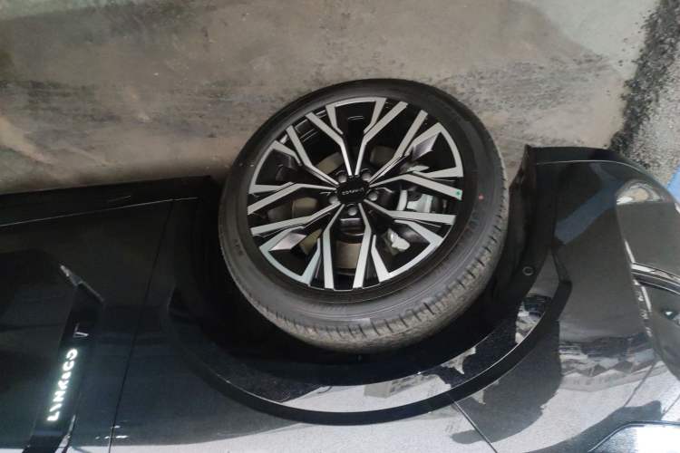 Used Lynk & Co 08 EM-P 2026 Model 210 Four-Wheel Drive Performance Ultra H7 Exterior 7