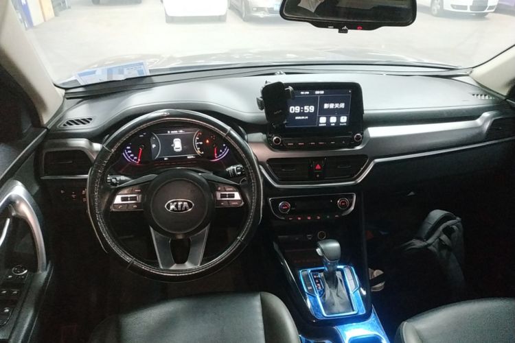 Used Kia Sportage R 2019 2.0L Automatic Smart Luxury Edition Center Console