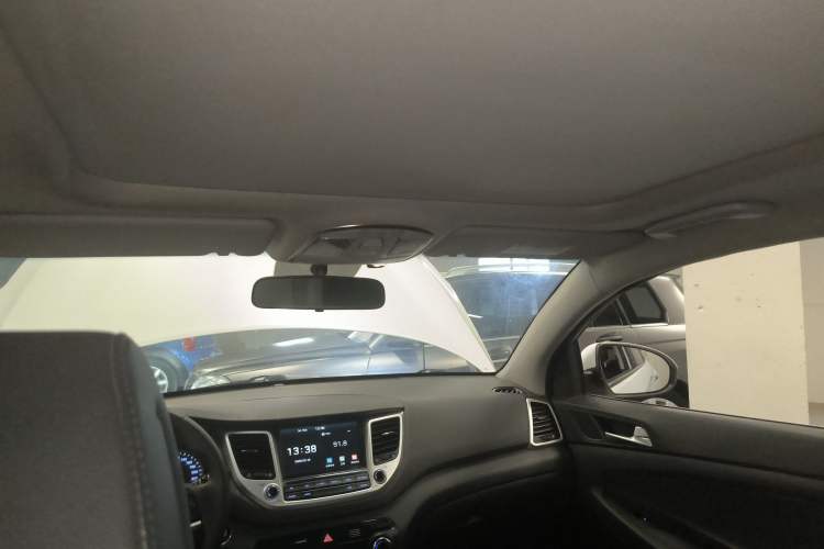 Used Hyundai Tucson 2018 1.6T Dual-Clutch Two-Wheel Drive 15th Anniversary Special Edition
