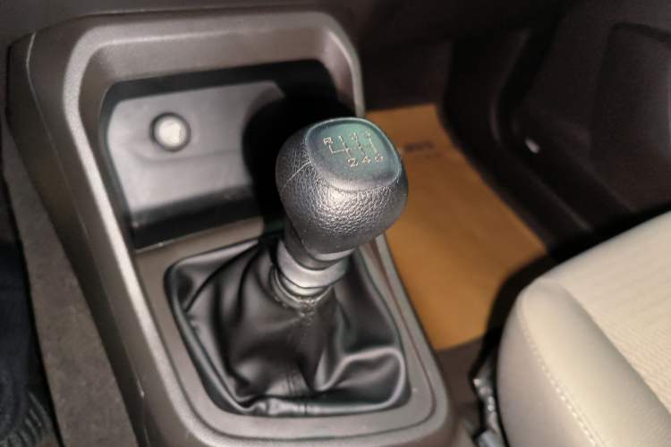 Used Wuling Hongguang V 2021 1.5L Jingqu Version LAR Gear Lever