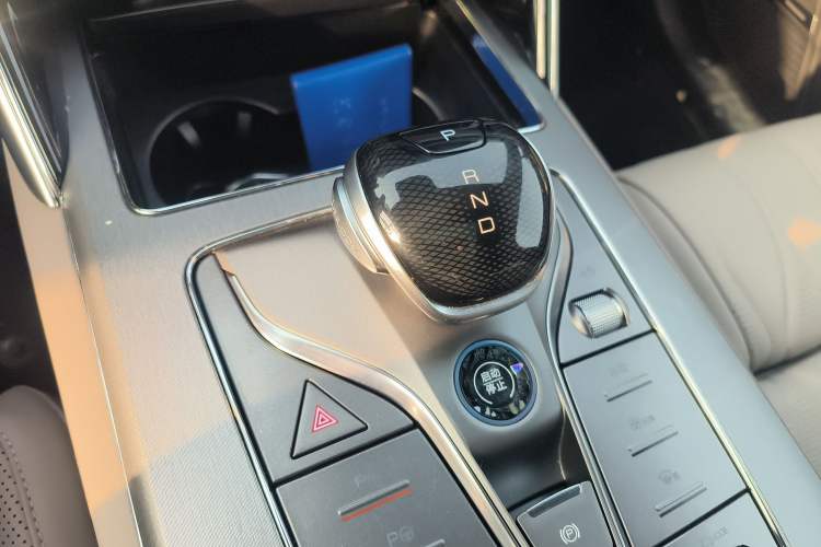 Used BYD Tang New Energy 2025 DM-i 115KM Flagship Model Gear Lever