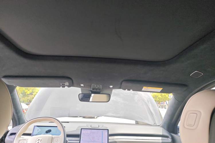 Used Nio ES6 2024 75 kWh Headliner