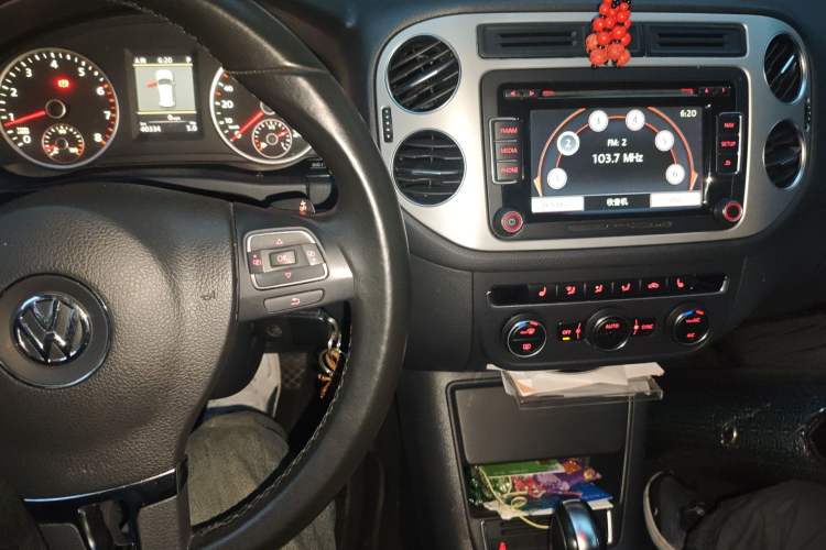 Used Volkswagen Tiguan 2013 1.8TSI Automatic Two-Wheel Drive Luxury Model Audio And AC Panel