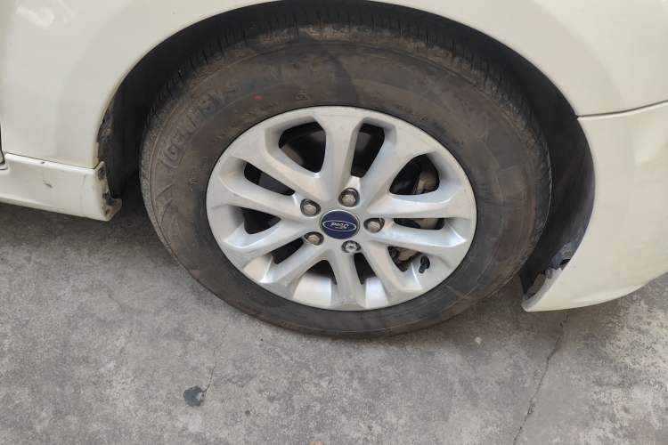 Used Ford Focus 2011 Hatchback 1.8L Automatic Fashion Edition
