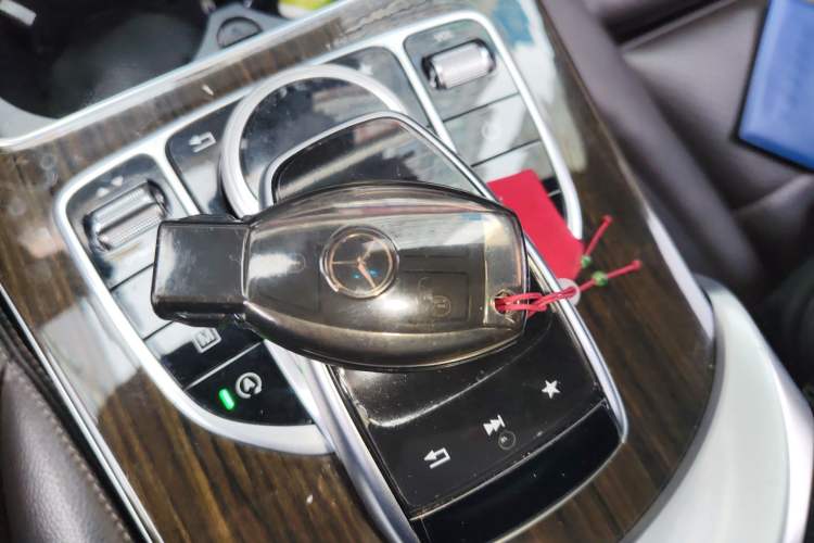 Used Mercedes-Benz GLC 2018 Facelift GLC 260 4MATIC Luxury Edition Vehicle Key