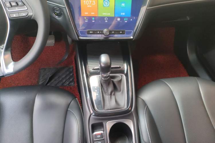 Used Roewe i5 2019 20T Automatic 4G Connect Luxury Flagship Edition
