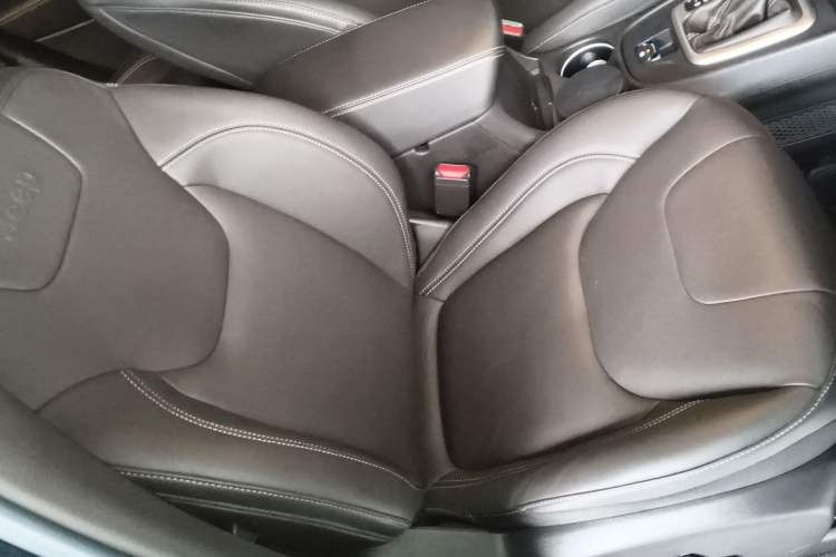 Used Jeep Cherokee 2016 2.0L Superior Edition