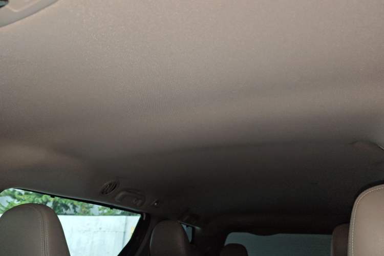 Used Toyota Sienna 2019 3.5L Two-Wheel Drive LE Trim 7 Seats U.S. Specification
