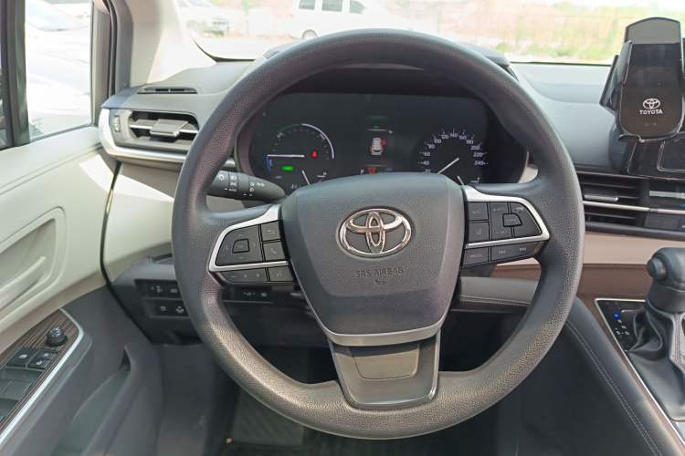 Used Toyota Granvia 2023 2.5L Hybrid Comfort Edition Steering Wheel