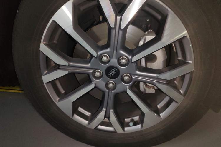 Used Ford Edge 2023 Ford Explorer L 2.0T EcoBoost Four-Wheel Drive 7-Seater Supreme Model Right Front Wheel Hub