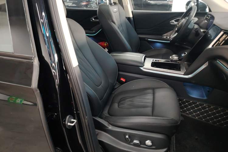 Used Hongqi HS7 PHEV 2024 2.0T PHEV Four-Wheel Drive Flagship Edition 6 Seats Right Front Seat