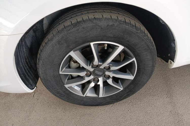 Used Geely Auto Emgrand 2019 Leading Edition 1.5L Manual Luxury Model China VI Standard