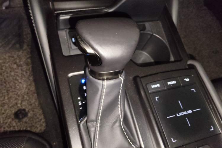 Used Lexus ES 2018 300h Premier Edition China VI Standard