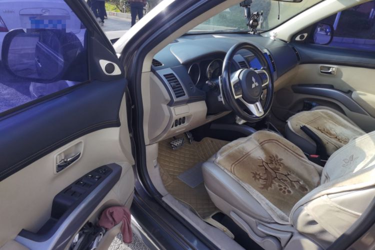 Used Mitsubishi Outlander 2010 Kijang 3.0 Elite GT Edition
