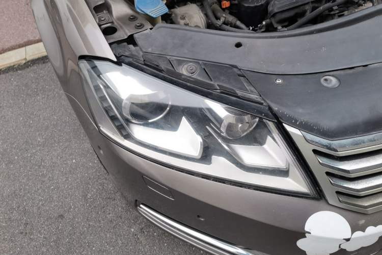 Used Volkswagen Magotan 2013 2.0 TSI Ultimate Model Right Front Headlight