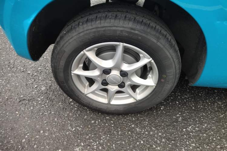 Used Roewe Clever 2022 311km QiQi BoBo Edition Right Rear Wheel Hub