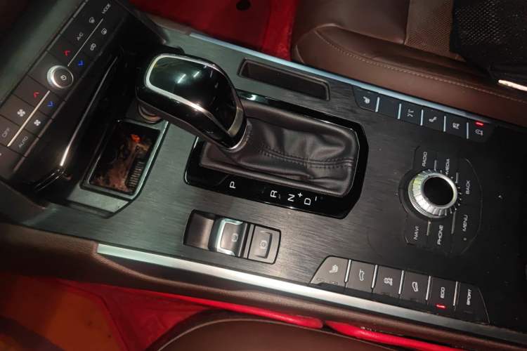 Used Wey VV7 2017 2.0T Flagship Model Gear Lever