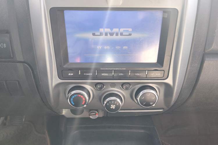 Used JMC Baodian 2016 2.8T New Value-Added Diesel Two-Wheel Drive Standard Version JX493ZLQ4G Audio And AC Panel