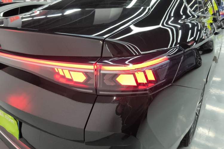 Used Volkswagen Magotan 2024 380TSI DSG Prestige Edition DaMai Package
