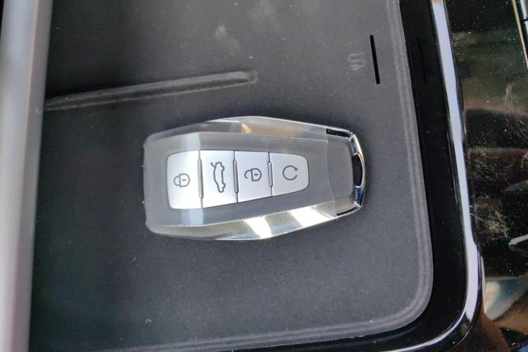 Used Geely Auto Emgrand X7 Sport 2026 Model 1.5TD Aspirational Vehicle Key