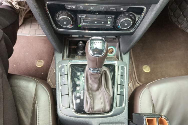 Used Skoda Superb Combi 2014 2.0 TSI L&K Limited Edition
