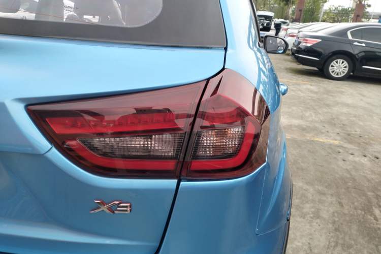 Used Geely Auto Vision X3 2021 PRO 1.5L Manual Elite Model Right Rear Taillight