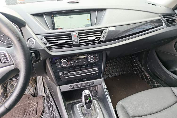 Used BMW X1 2015 sDrive18i Leading Edition