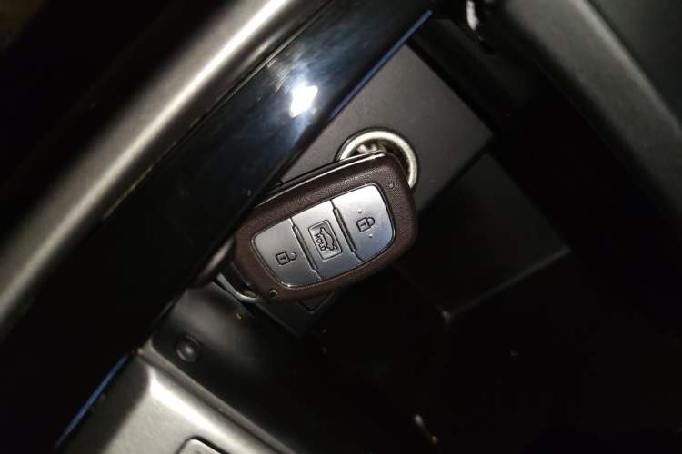 Used Hyundai Elantra (5th Generation / Langdong) 2015 1.6L Automatic Leading Model Vehicle Key