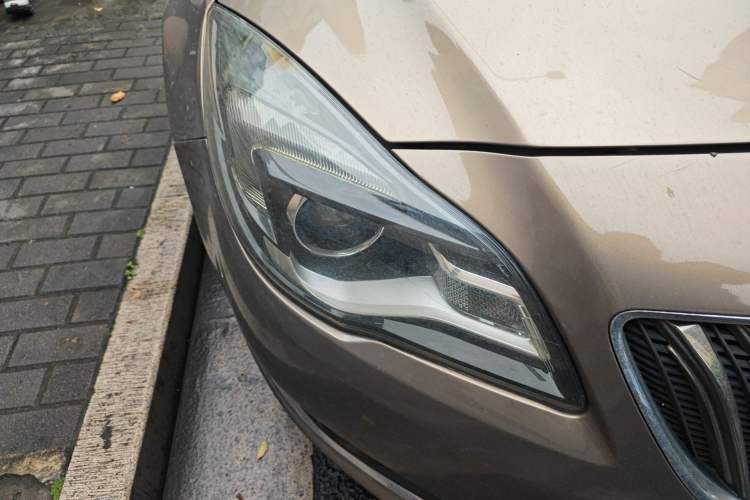 Used Buick Regal 2014 2.0L Elite Fashion Edition Right Front Headlight