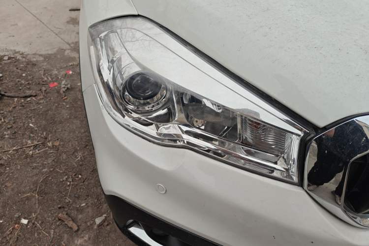 Used Suzuki Vitara S-Cross 2017 1.6L Manual Two-Wheel Drive Urban Fashion Model
