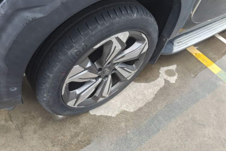 Used SAIC MAXUS D90 2017 2.0T Automatic All-Wheel Drive Sirius Left Front Wheel Hub