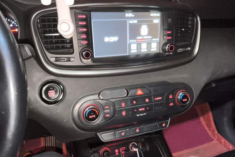 Used Kia Sorento 2015 Sorento L 2.4L Gasoline 4WD Elite Edition 7 Seats China IV Standard