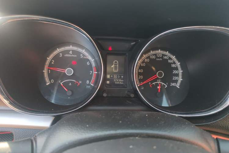 Used Venucia T70 2015 2.0L CVT Smart Edition
