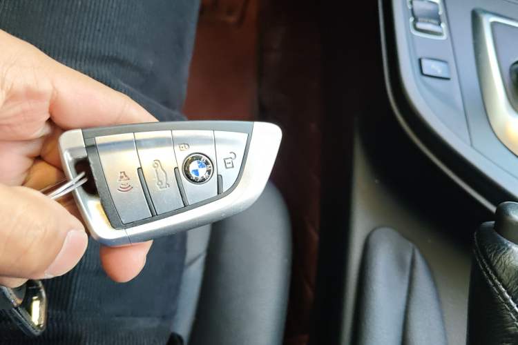 Used BMW 3 Series 2016 316Li Fashion Model
