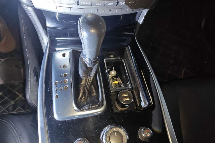 Used Infiniti Q70 2015 Q70L 2.5L Elite Edition
