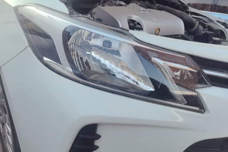 Used Toyota Vios 2022 1.5L CVT Active Drive CARE Edition Right Front Headlight