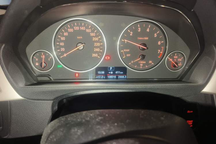 Used BMW 3 Series 2015 320Li Luxury Edition Fashion Model Odometer Close Up