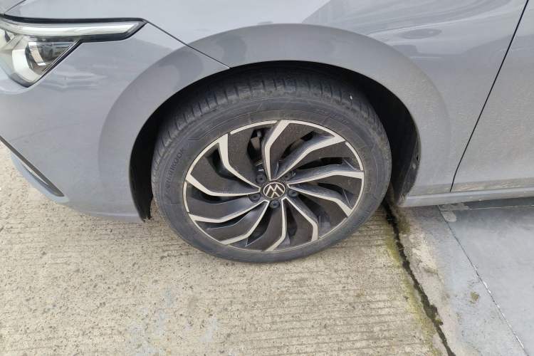 Used Volkswagen Golf 2023 280TSI DSG Pro Left Front Wheel Hub