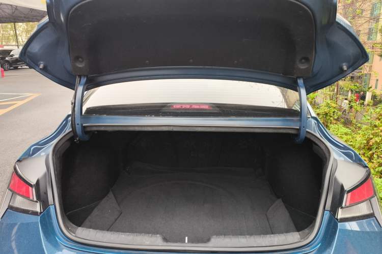 Used Hyundai Elantra 2022 1.5L CVT GLX Elite Edition Trunk