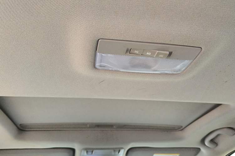 Used Chevrolet Cruze 2012 1.6L SE MT Headliner