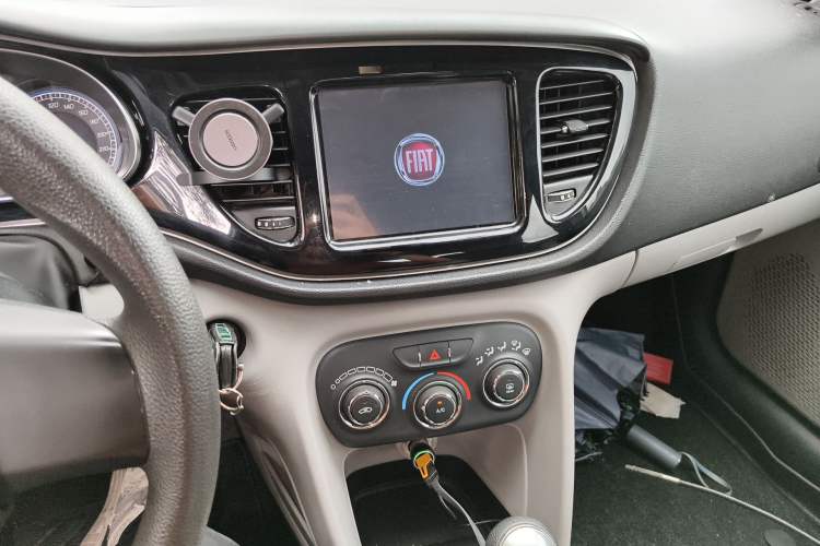 Used Fiat Ottimo 2014 1.4T Manual Fashion Edition Audio And AC Panel