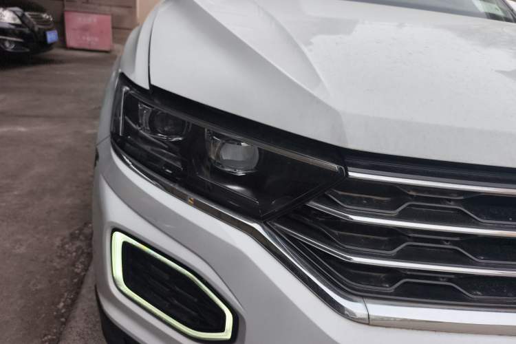 Used Volkswagen T-ROC 2018 280TSI DSG Two-Wheel Drive Comfort Version China VI Standard
