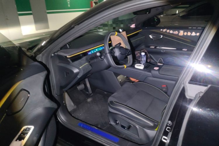 Used Lynk & Co Lynk & Co 10 EM-P 2025 Model 240 All-Wheel Drive Ultra—Sport Edition