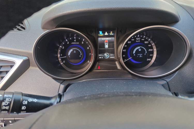 Used Changan CS75 2014 1.8T Automatic Elite Version China V Standard
